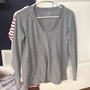 Gap long sleeve tee